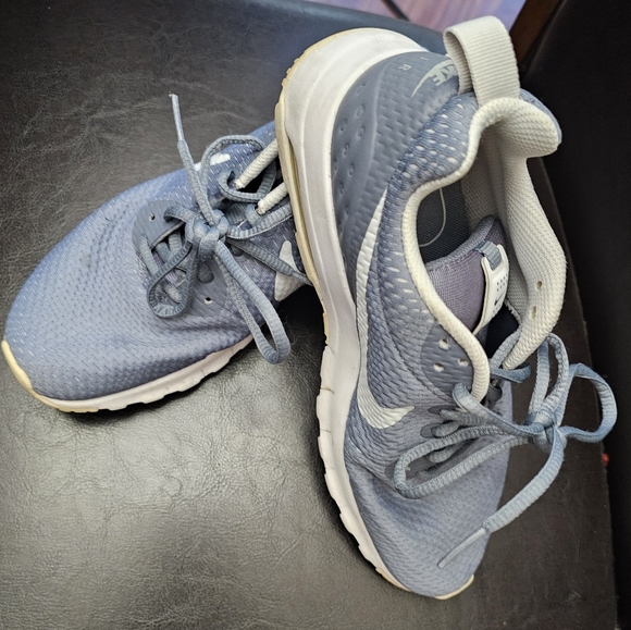 Nike Running Shoes - Picture 2 of 7